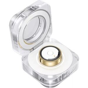 Samsung Galaxy SmartTag in Gold and White
